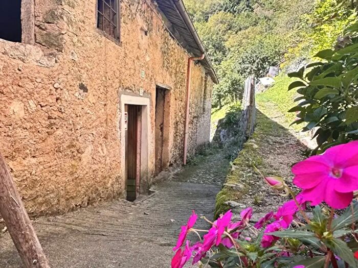 Casa quadrilocale in vendita in Via Draghi Arsiero, Arsiero