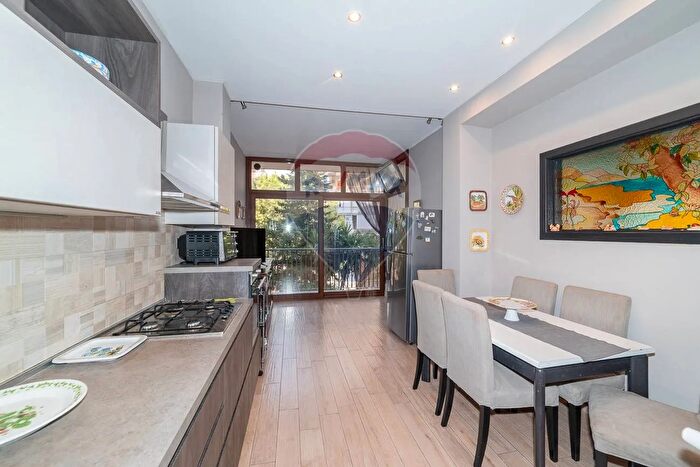 Appartamento con 5 locali in vendita in Via Carnazza, Tremestieri Etneo