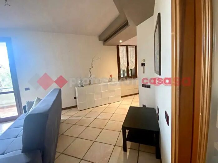 Appartamento in affitto in Capraia E Limite