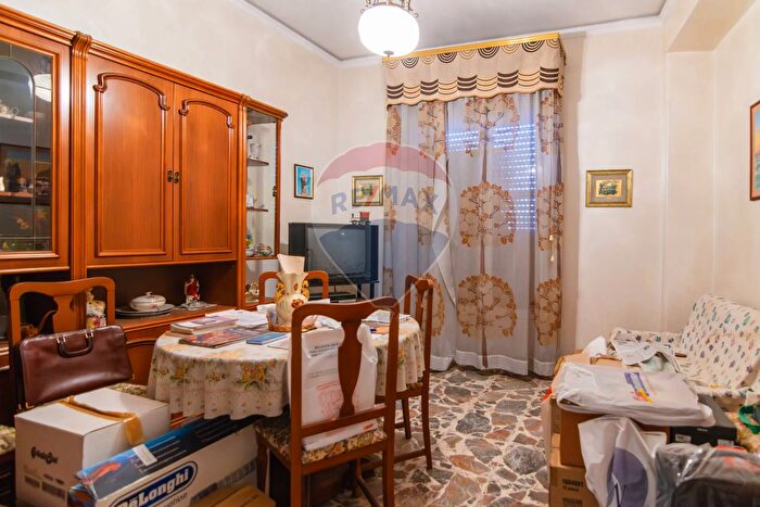 Appartamento quadrilocale in vendita in Via Leonardo da Vinci, Acireale