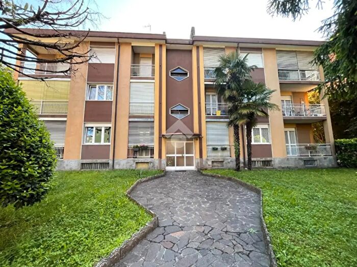 Appartamento trilocale in affitto in Via Don Lorenzo Perosi, Lecco