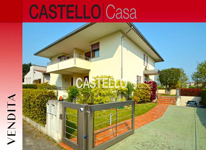 Casa con 5 locali in vendita in Viale Italia, Castelfranco Veneto