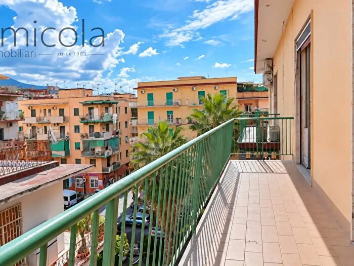 Appartamento trilocale in vendita in Portici