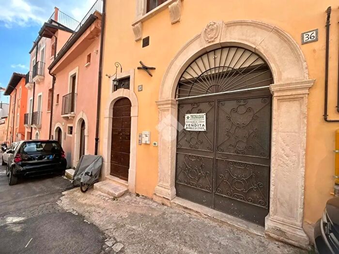 Appartamento bilocale in vendita in Via del Falco, L'Aquila