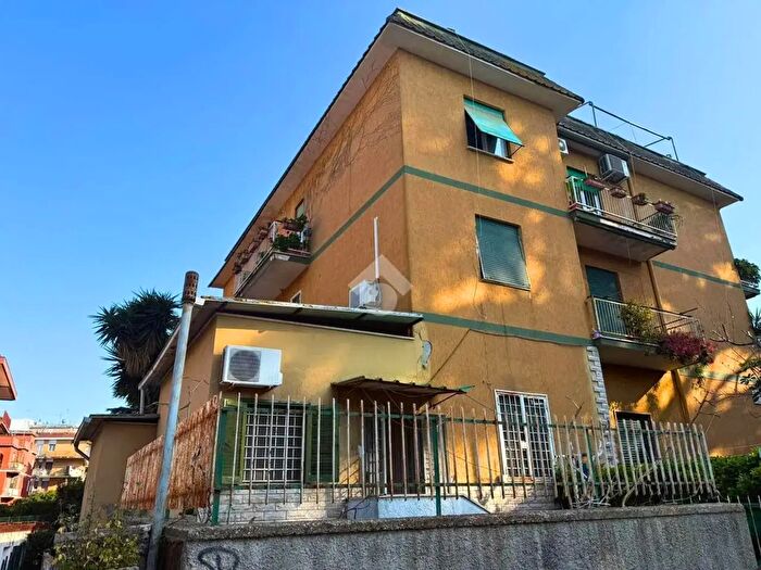 Appartamento bilocale in vendita in Vicolo del Colle della Strega, Roma