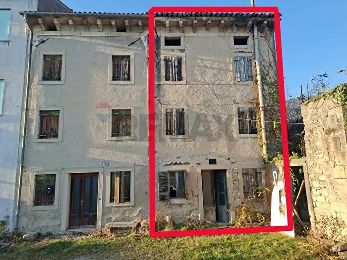 Casa con 10 locali in vendita in Via Breda, Fregona