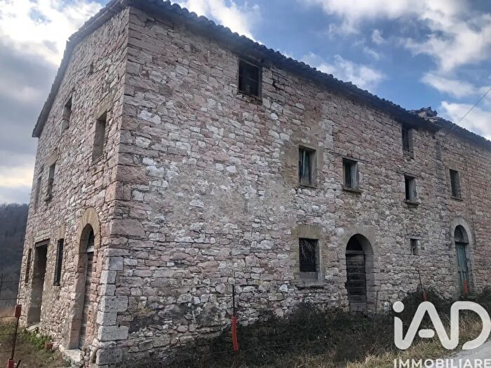 Casa con 8 locali in vendita in Strada Provinciale, Piobbico