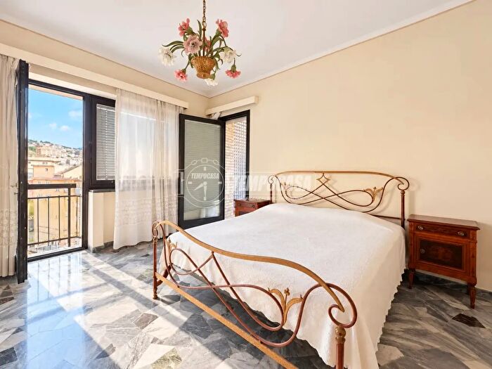 Appartamento con 6 locali in vendita in Via Don Vincenzo Minetti, Genova