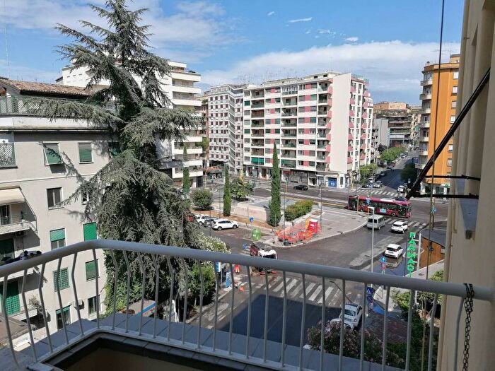 Appartamento bilocale in affitto in Via Nemorense, Africano Villa Chigi, Roma