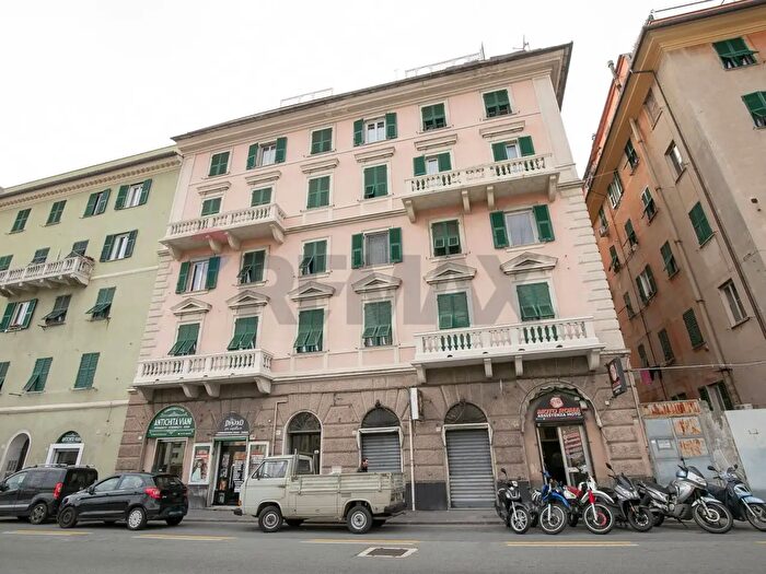 Appartamento con 5 locali in vendita in Via Bobbio, Genova