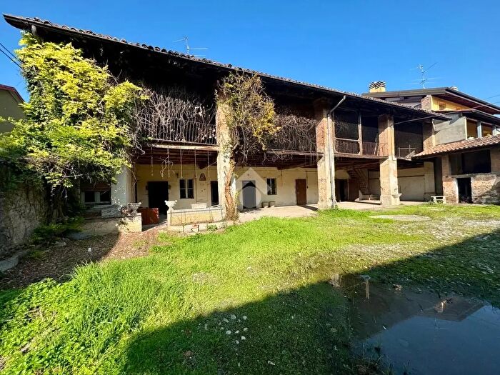 Case in Vendita e in Affitto - 2