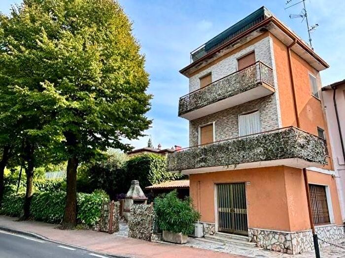 Casa quadrilocale in vendita in Rivoltella, Desenzano del Garda