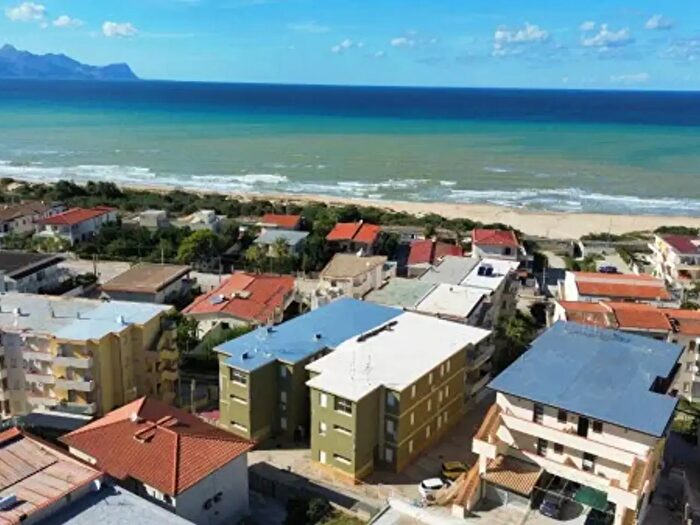 Appartamento con 6 locali in vendita in Via Mar Tirreno, Alcamo