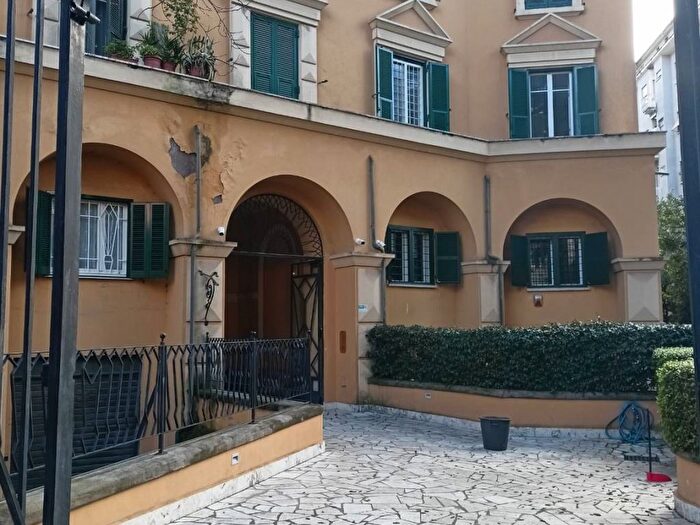 Appartamento con 5 locali in affitto in Piazza Istria, Trieste Coppedè, Roma