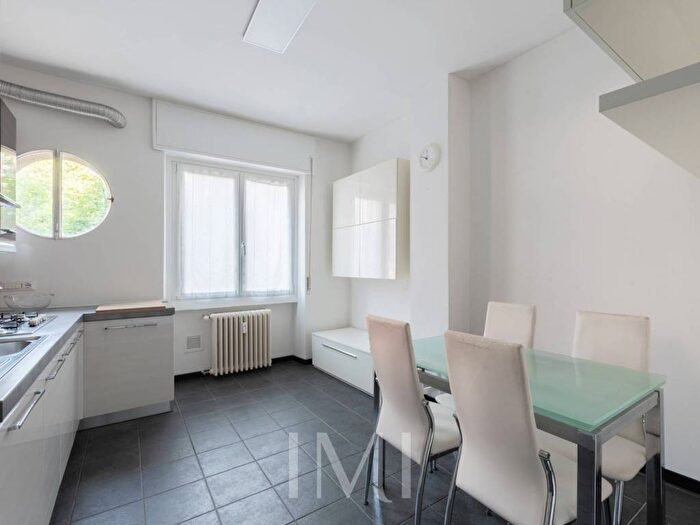 Appartamento trilocale in affitto in Via Giosuè Borsi, Navigli Darsena, Milano