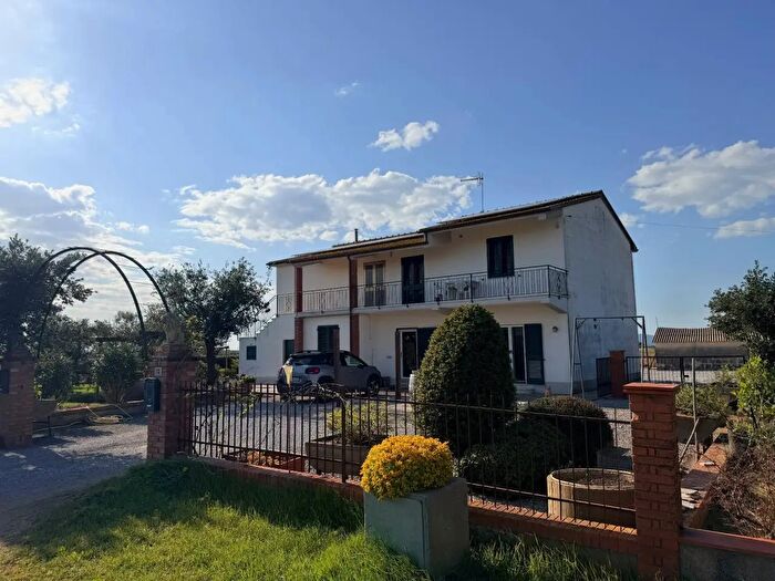 Casa con 11 locali in vendita in Strada Vicinale della Barca del Grazi, Orbetello