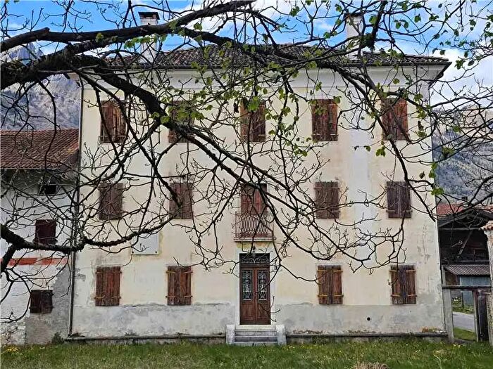 Casa con 18 locali in vendita in Santa Giustina