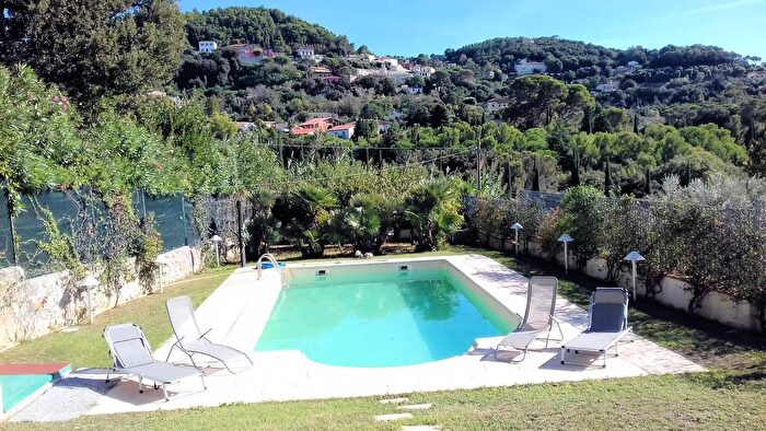 Casa con 8 locali in vendita in Montenero Basso, Livorno