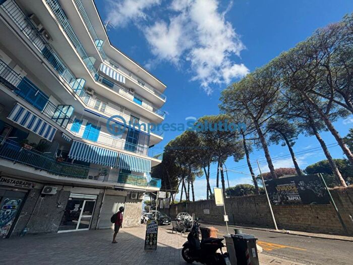 Casa in vendita in Via Michele Pietravalle, Zona Ospedaliera, Napoli