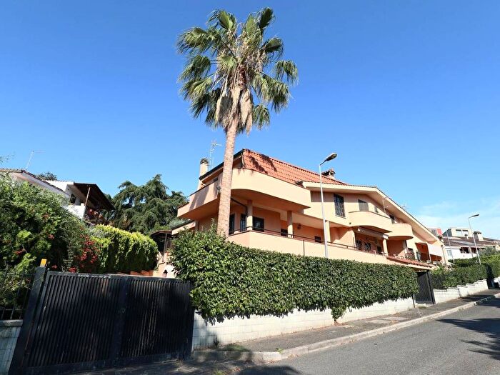 Casa con 6 locali in vendita in Via Borea, Parco Azzurro, Guidonia Montecelio