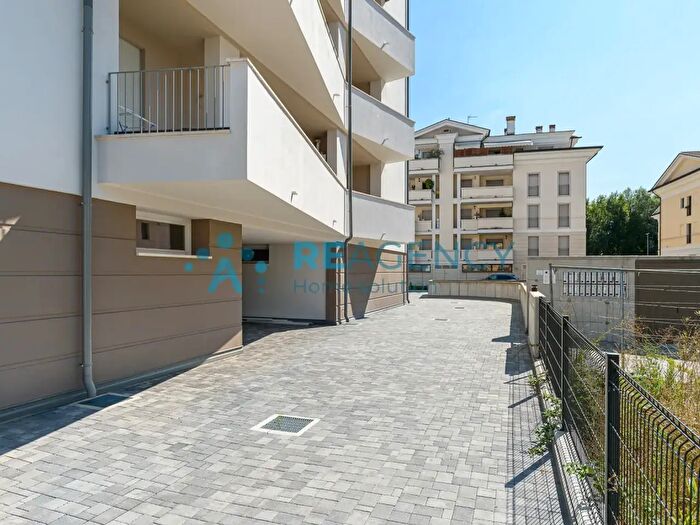 Appartamento trilocale in vendita in Via Medici, Vicenza