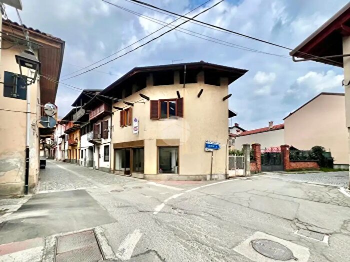 Casa quadrilocale in vendita in Via Torino, Balangero