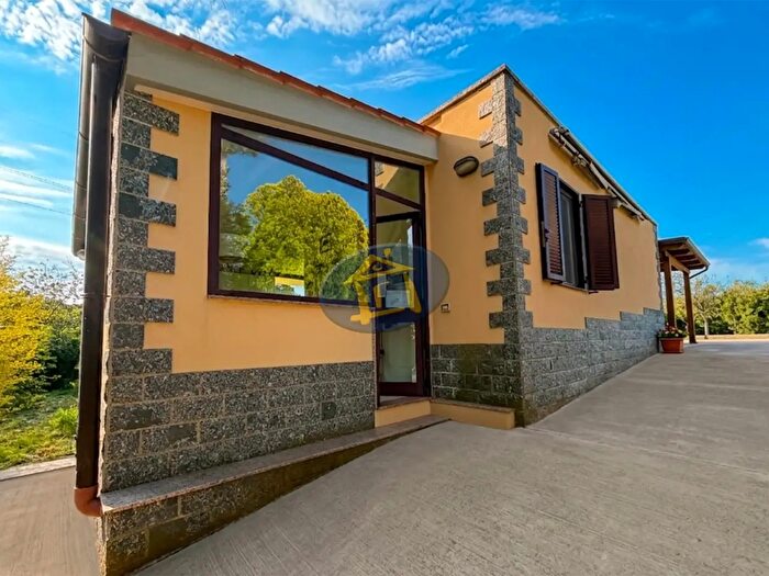 Casa quadrilocale in vendita in Strada Comunale Sovero, Putignano