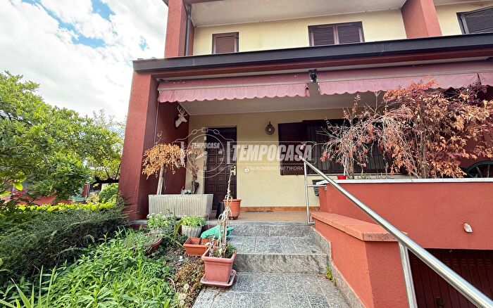 Casa quadrilocale in vendita in Pieve Emanuele