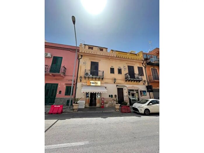 Appartamento quadrilocale in vendita in Via Sferracavallo, Palermo