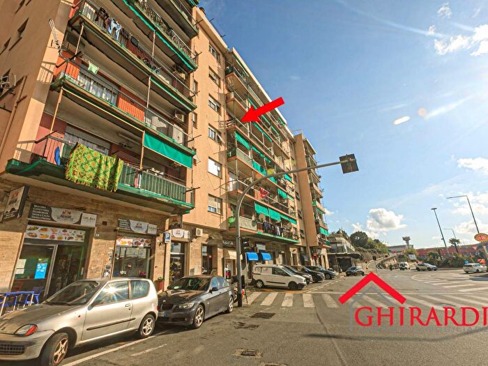 Appartamento quadrilocale in affitto in Via Angelo Siffredi, Sestri Ponente, Genova
