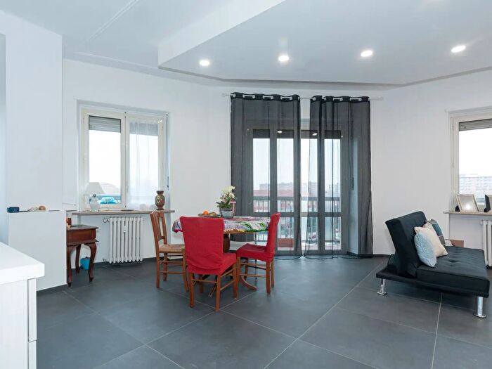 Appartamento quadrilocale in vendita in Corso Eusebio Giambone, Torino