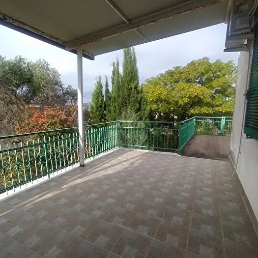 Casa con 8 locali in vendita in SantiCosmaEDamiano, Santi Cosma E Damiano