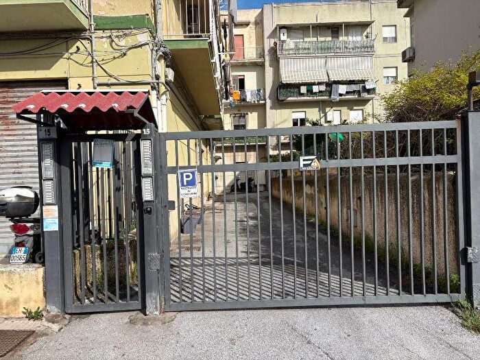 Appartamento quadrilocale in vendita in Via del Carmine, Messina