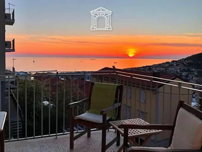 Appartamento con 5 locali in vendita in Via Commerciale, Trieste