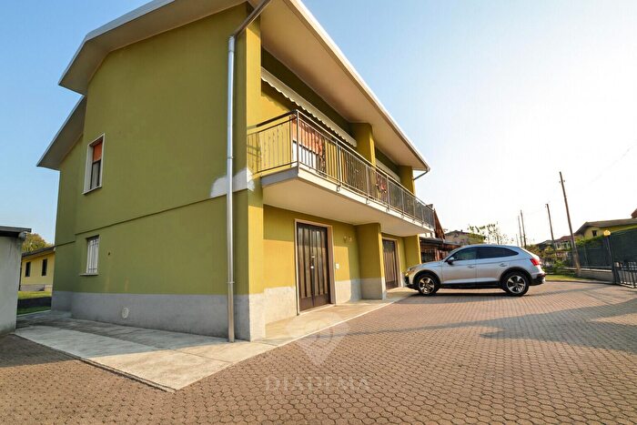 Case in Vendita e in Affitto - 2