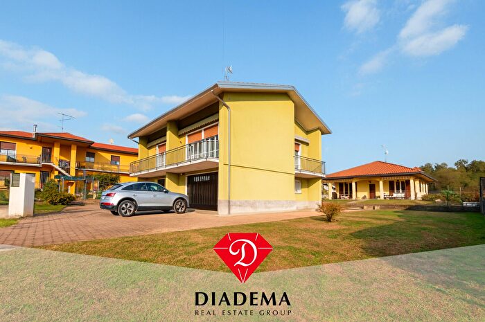 Casa quadrilocale in vendita in Via Arianna, Besnate