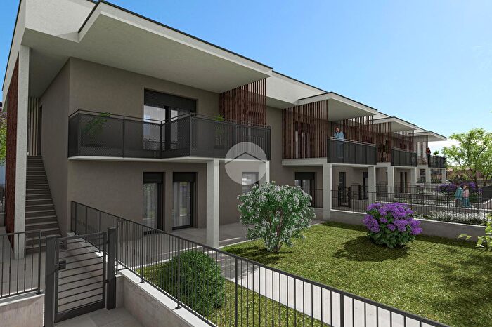 Appartamento quadrilocale in vendita in Via Prese, Pescantina