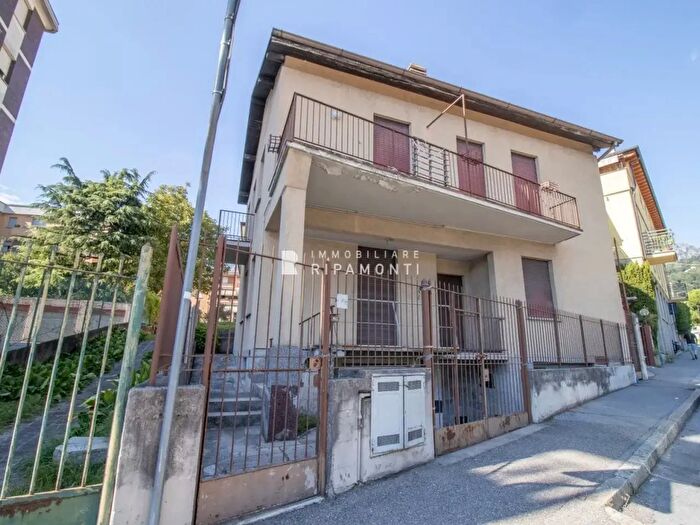 Casa con 6 locali in vendita in Via Tonio da Belledo, Lecco