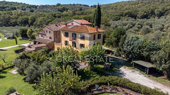 Casa con 6 locali in vendita in Tuoro Sul Trasimeno