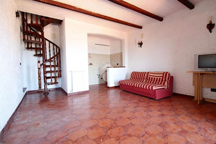 Appartamento trilocale in vendita in Via dellIndipendenza, Poggio Catino