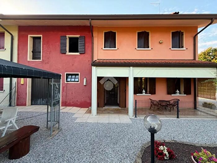 Casa trilocale in vendita in Calle dei Merli, Breda Di Piave