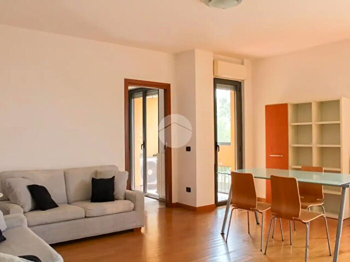 Appartamento trilocale in vendita in Viale Vincenzo Lancetti, Milano