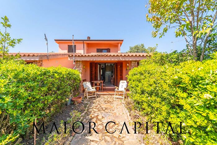 Appartamento trilocale in vendita in Via Pescara, San Teodoro