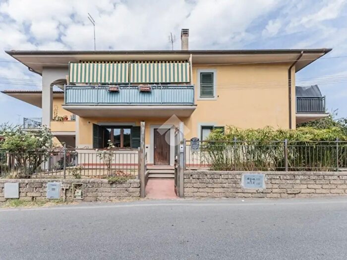 Appartamento trilocale in vendita in Via Lazio, Oriolo Romano