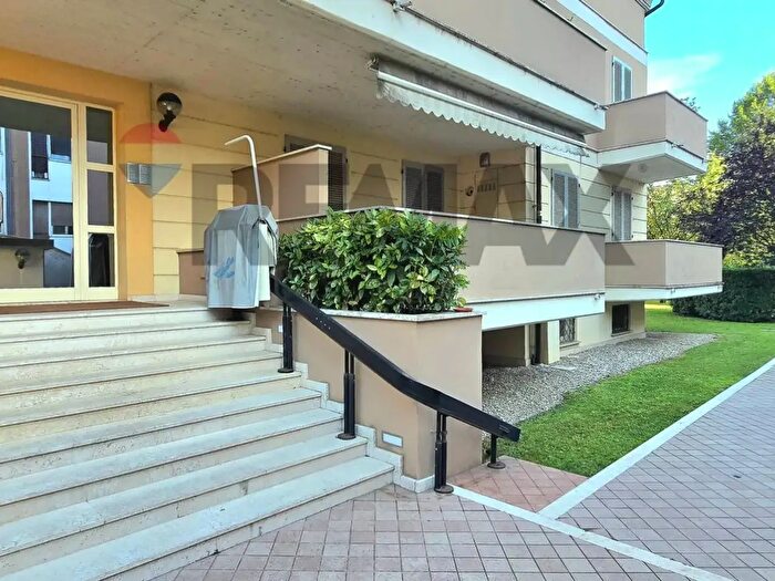 Appartamento trilocale in vendita in Via Ambrogio da Fossano, Pavia