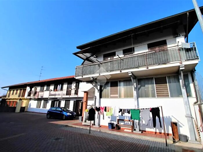 Appartamento quadrilocale in affitto in Via Elena Carasso, Tronzano Vercellese