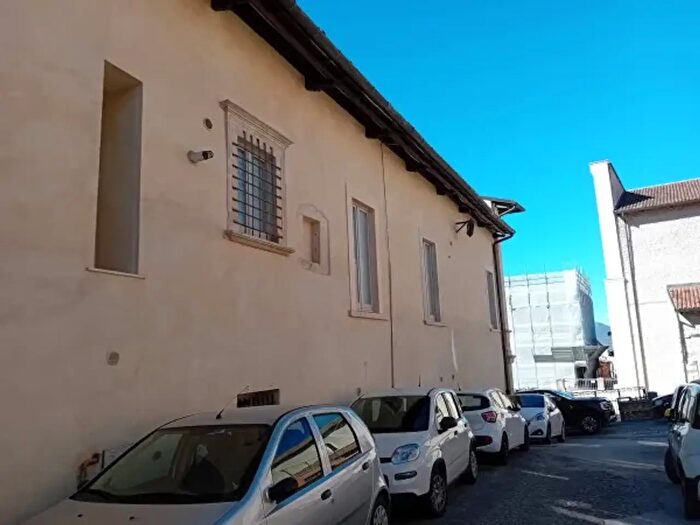 Appartamento con 6 locali in vendita in Via dei Guelfi, LAquila