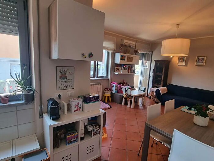 Appartamento con 6 locali in vendita in Sarzana