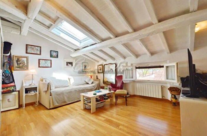 Appartamento trilocale in vendita in Via G Spinetti, Forte Dei Marmi