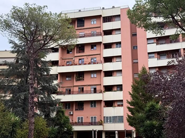 Appartamento con 6 locali in vendita in Via Vitaliano Rotellini, Roma